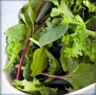 Salada com molho de morango e azeite canábico